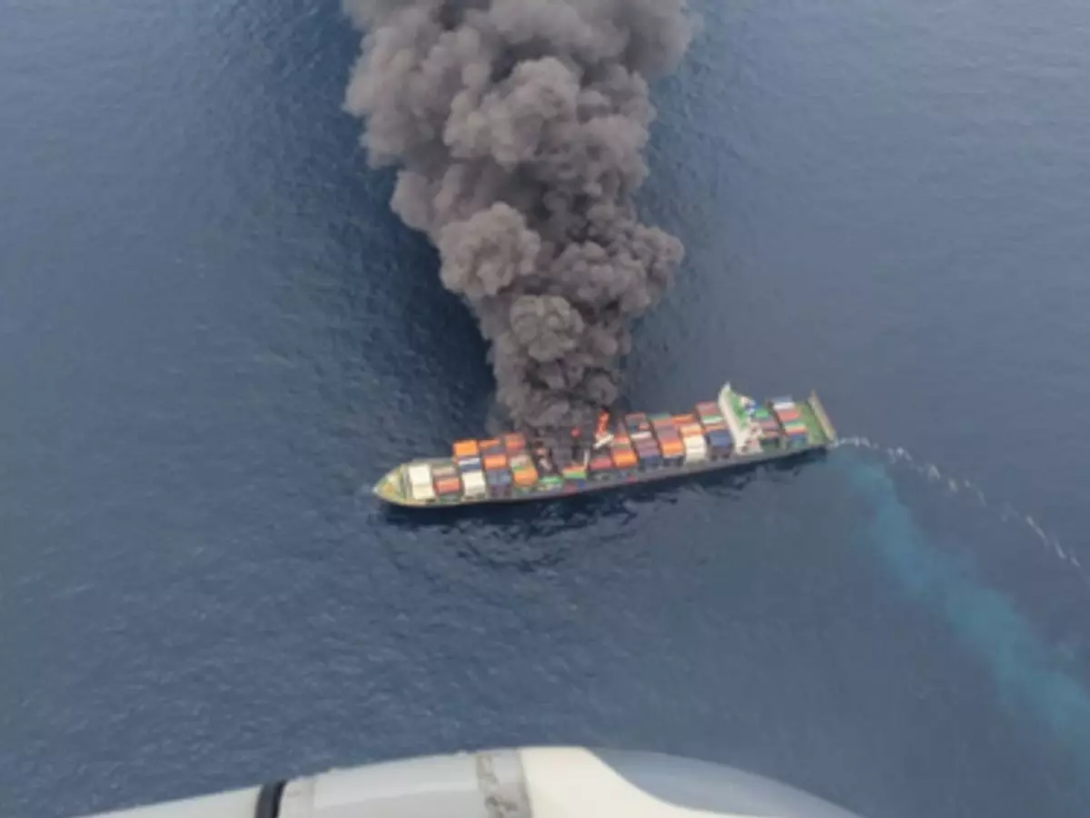 Fire erupts on Singapore cargo ship near Kerala Coast¡ªIndian Navy scrambles INS Surat, launches emergency air mission Indiatimes