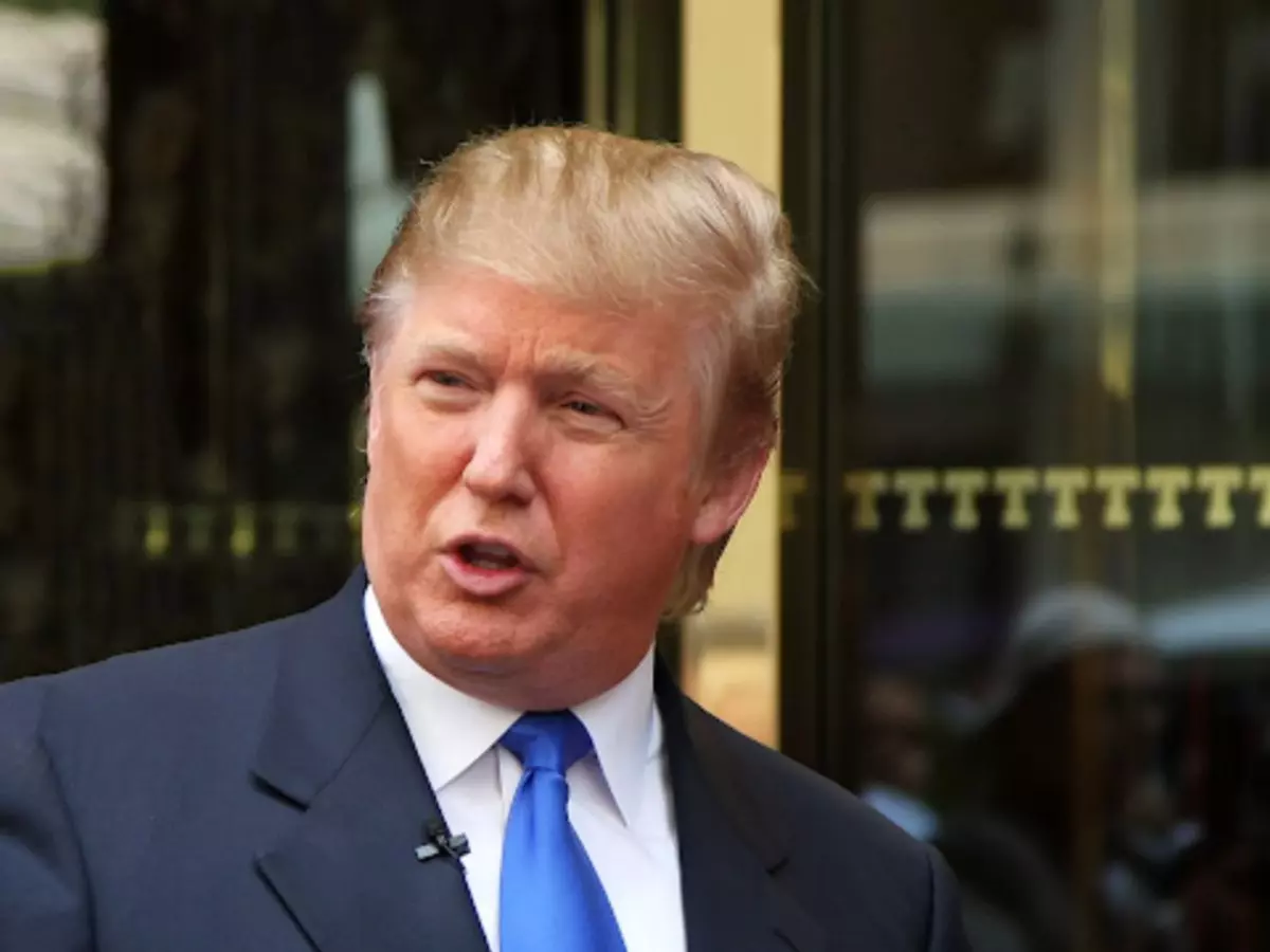 Donald Trump¡¯s new travel ban revives controversial policy, blocks entry from 12 nations including Afghanistan & Iran Indiatimes