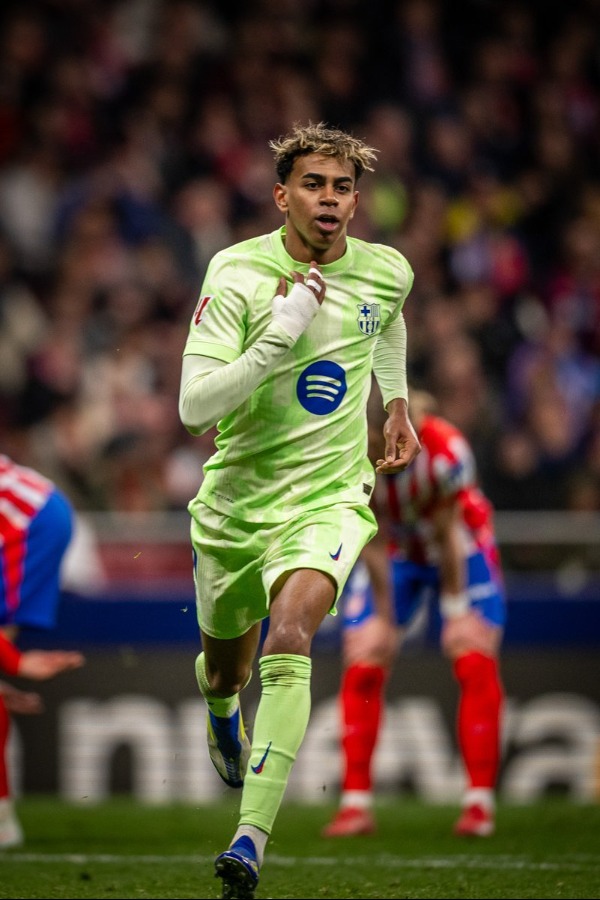 Lamine Yamal's 93rd-minute goal wins hearts, see here