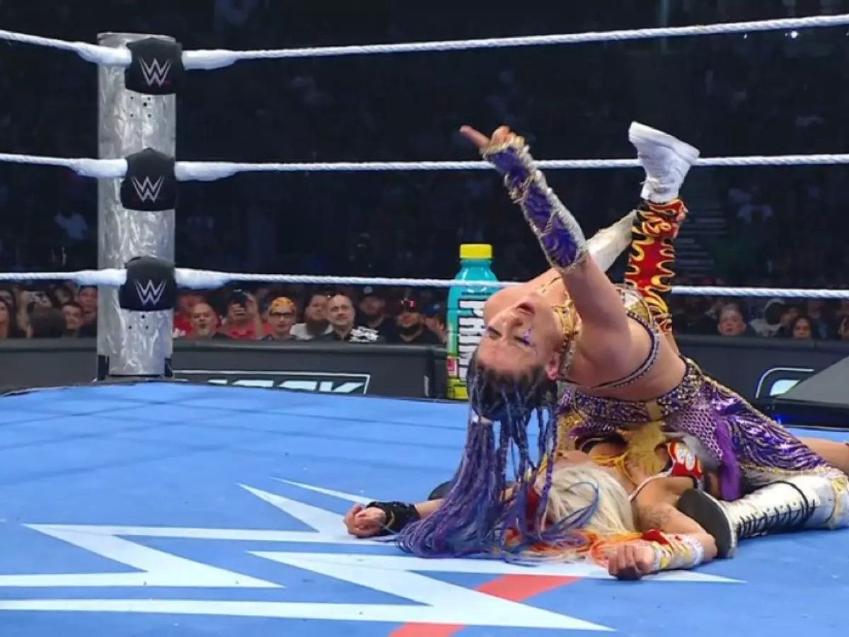 giulia-68311bb2e5e1c Giulia pins Zelina Vega on SmackDown. | Credit: WWE