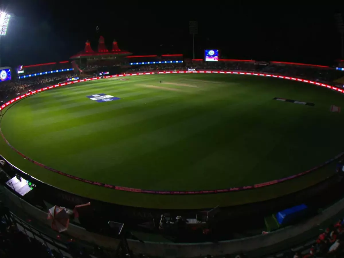 PBKS vs DC match stopped after major floodlight blackout | Credit: X PBKS vs DC match stopped after major floodlight blackout | Credit: X