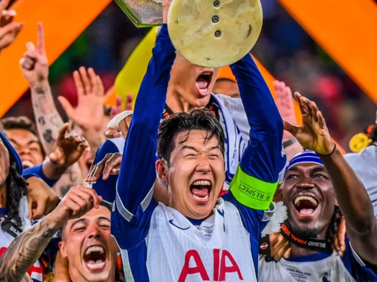 Son Heung-min redeems himself with Europa League trophy | Credit: X | @eurofootcom Son Heung-min redeems himself with Europa League trophy | Credit: X | @eurofootcom
