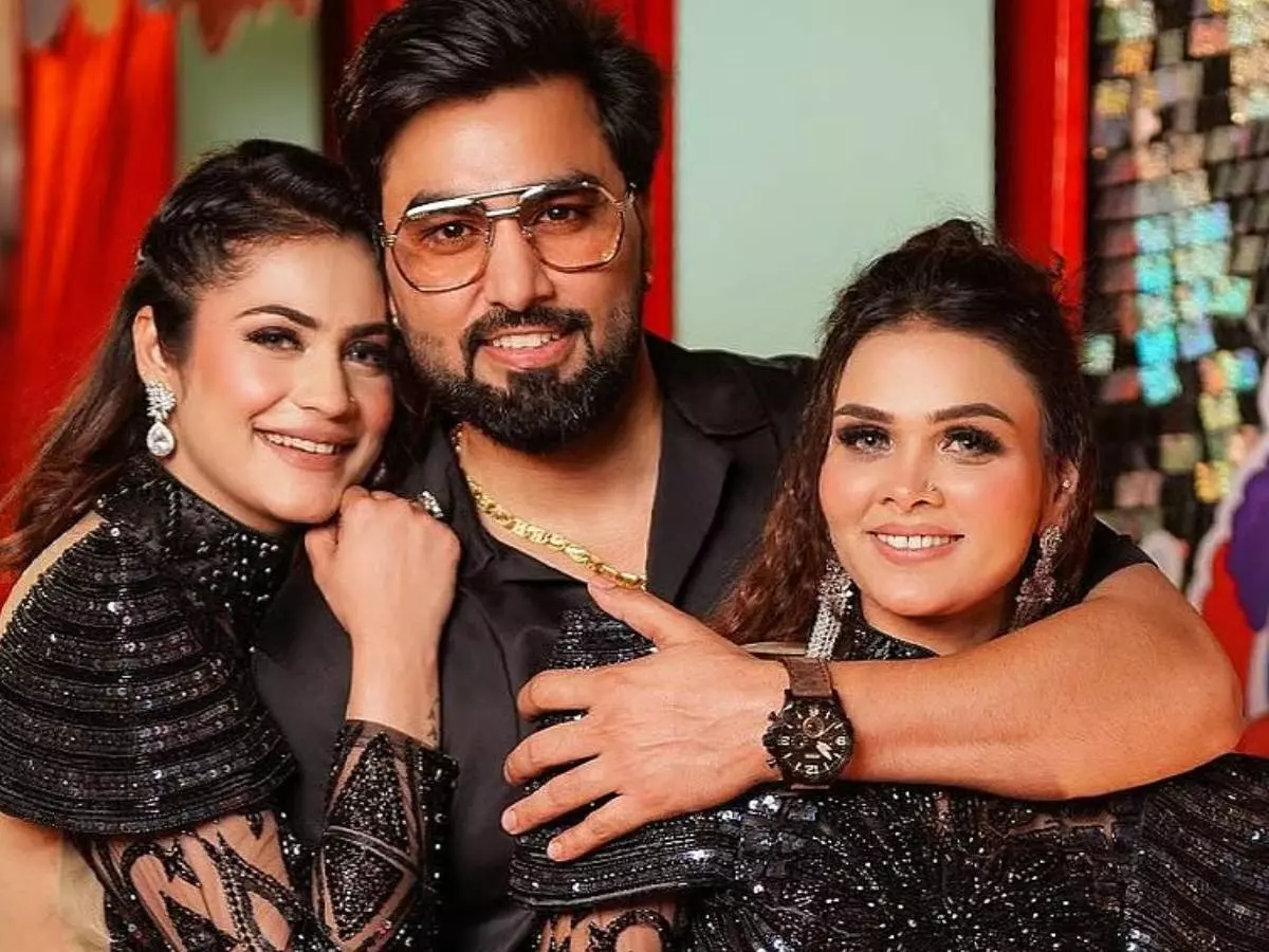 YouTuber Armaan Malik claims threats and being followed by unknown car, urges police for arms license to protect family YouTuber Armaan Malik claims threats and being followed by unknown car, urges police for arms license to protect family | Credit: X