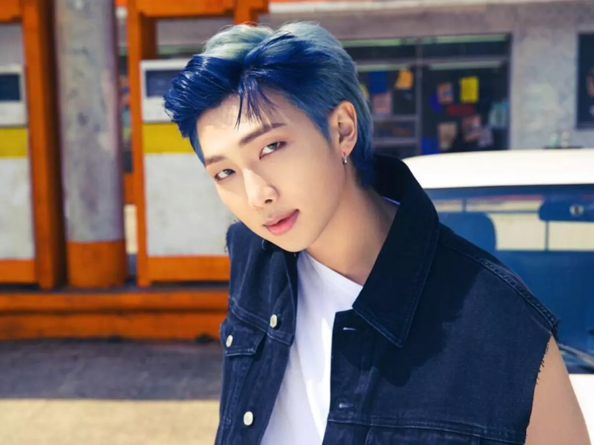 RM takes home Favorite K-pop Artist at the 2025 AMAs, leading BTS into a highly anticipated reunion this summer! RM takes home Favorite K-pop Artist at the 2025 AMAs, leading BTS into a highly anticipated reunion this summer!