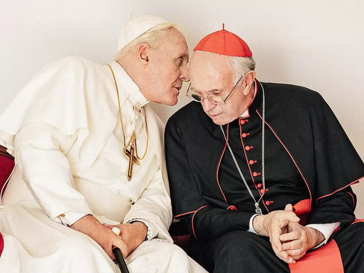 the2popes-1-681d977edb28d Anthony Hopkins (L) and Jonathan Pryce in The Two Popes. | Credit: Netflix