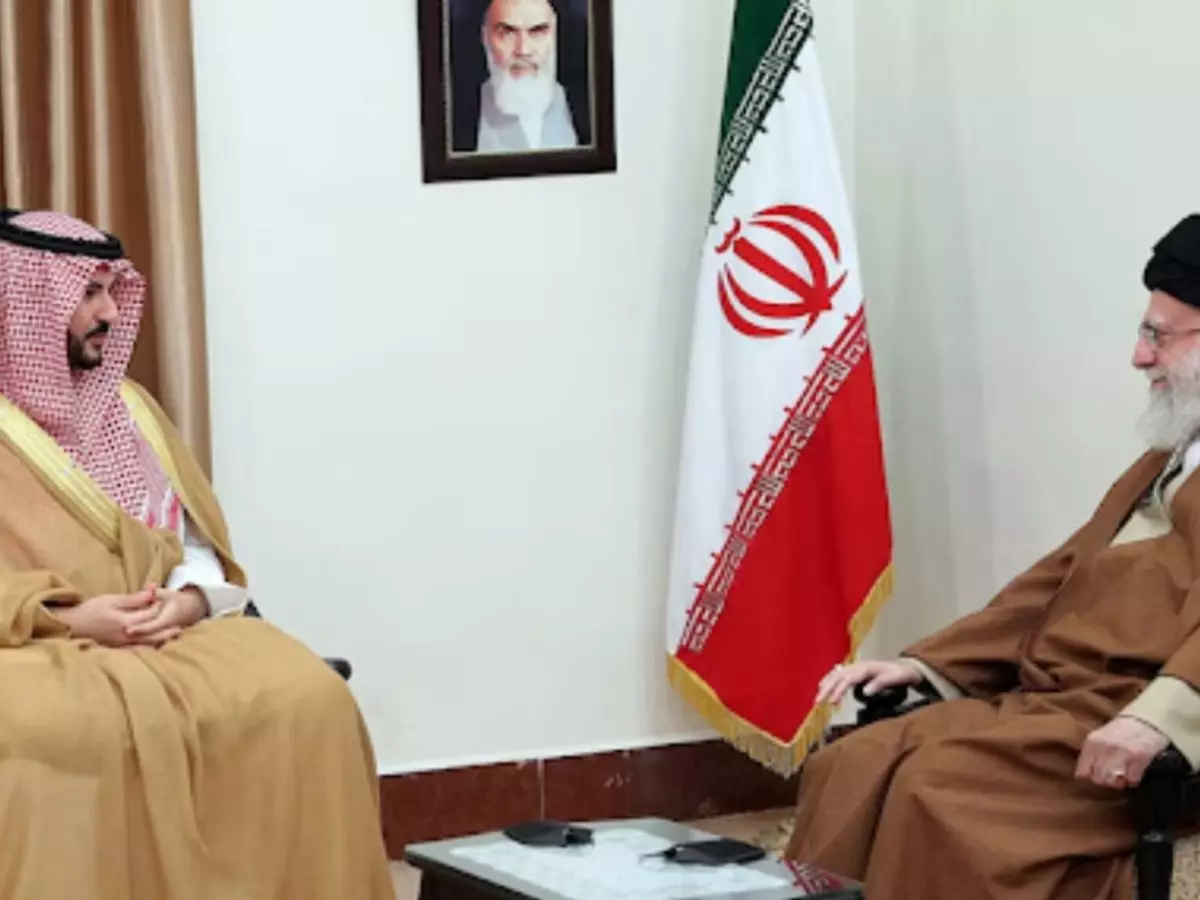 Saudi Minister warns Iran: Accept Donald Trump¡¯s nuclear deal now or risk war with Israel as U.S. patience runs out Indiatimes