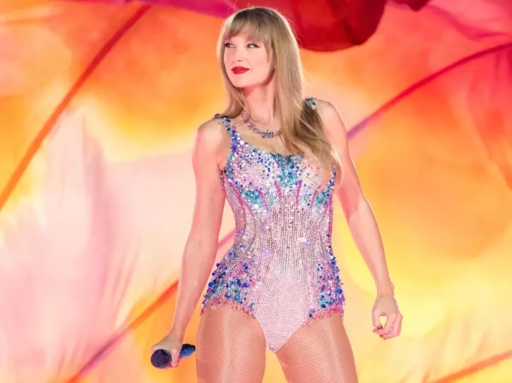 'Keep her name out of your mouth': Swifties warn Tart 'Keep her name out of your mouth': Swifties warn Tart