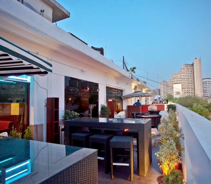 5 Cafes In Connaught Place For A Great Night Out!