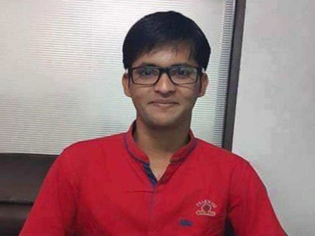 21-year-old Muslim Boy Hides His Identity Till He Cracks The UPSC Exam
