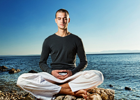 8 Ways How Meditation Helps You Connect Within