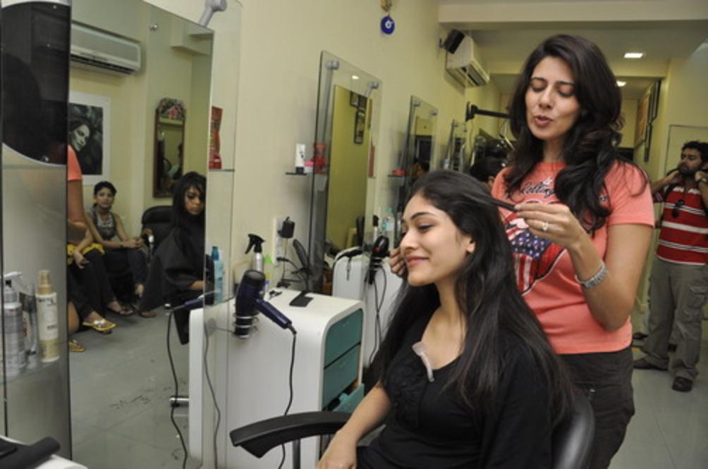 Coleen Khan With The Finalists Самые новые твиты от coleen khan (@coleenssalon):