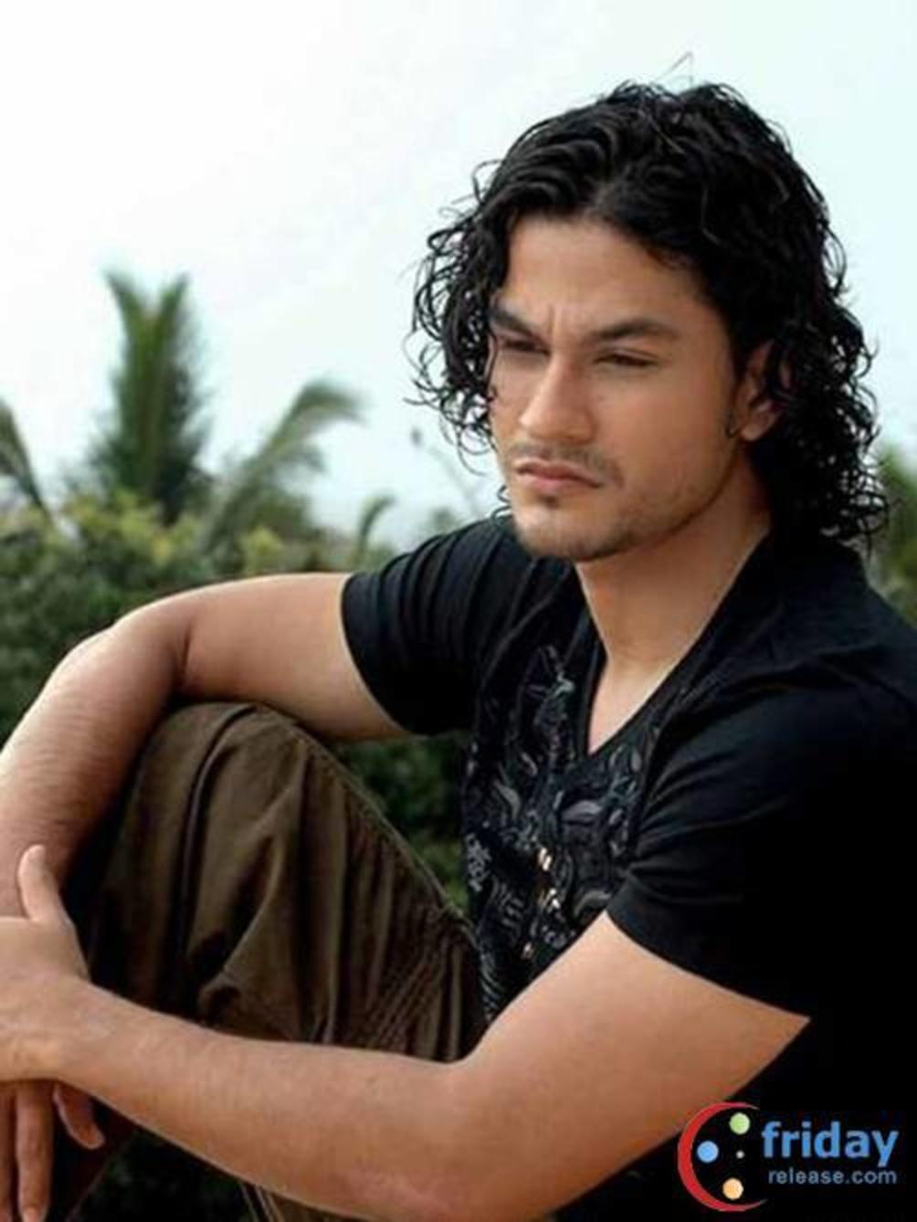 Film Actor Kunal Khemu Kunal kemmu is an indian actor and writer, born on 25th may 1983 in srinagar, jammu kashmir. film actor kunal khemu