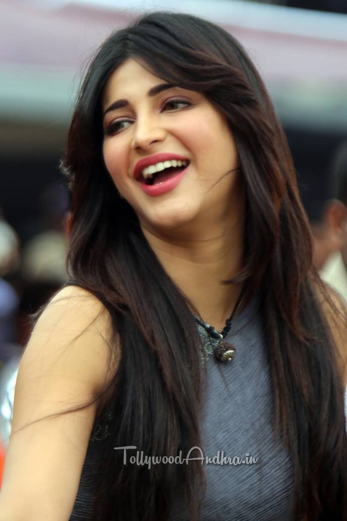 [Image: 1431657110-images-of-shruti-hasan.jpg]