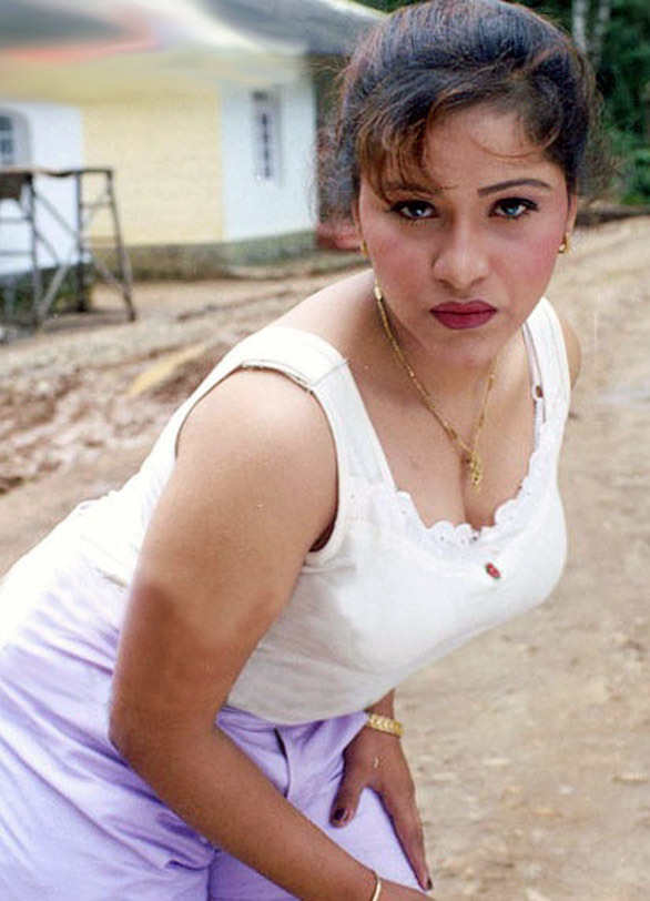 Mariya Bluefilm - Tragic life of Indian porn star Reshma