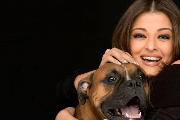 [Image: 1445410589-aishwarya-rai-bachchan-with-pet.jpg]