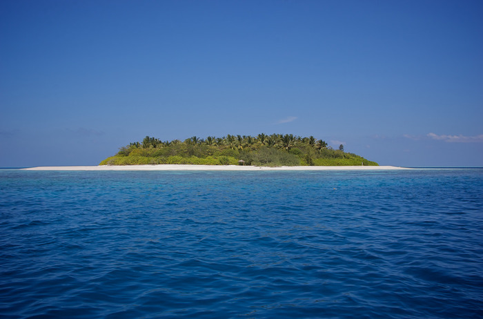 10 Uninhabited Islands Around The World Photos