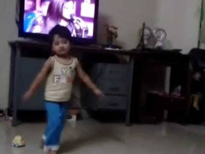 Funny And Cute Little Baby Dance Video In Bollywood Songs In Hindi