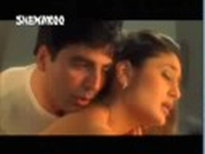 Mujhko Neend Aa Rahi Hai-Akshay Kumar And Kareena Kapoor photo image