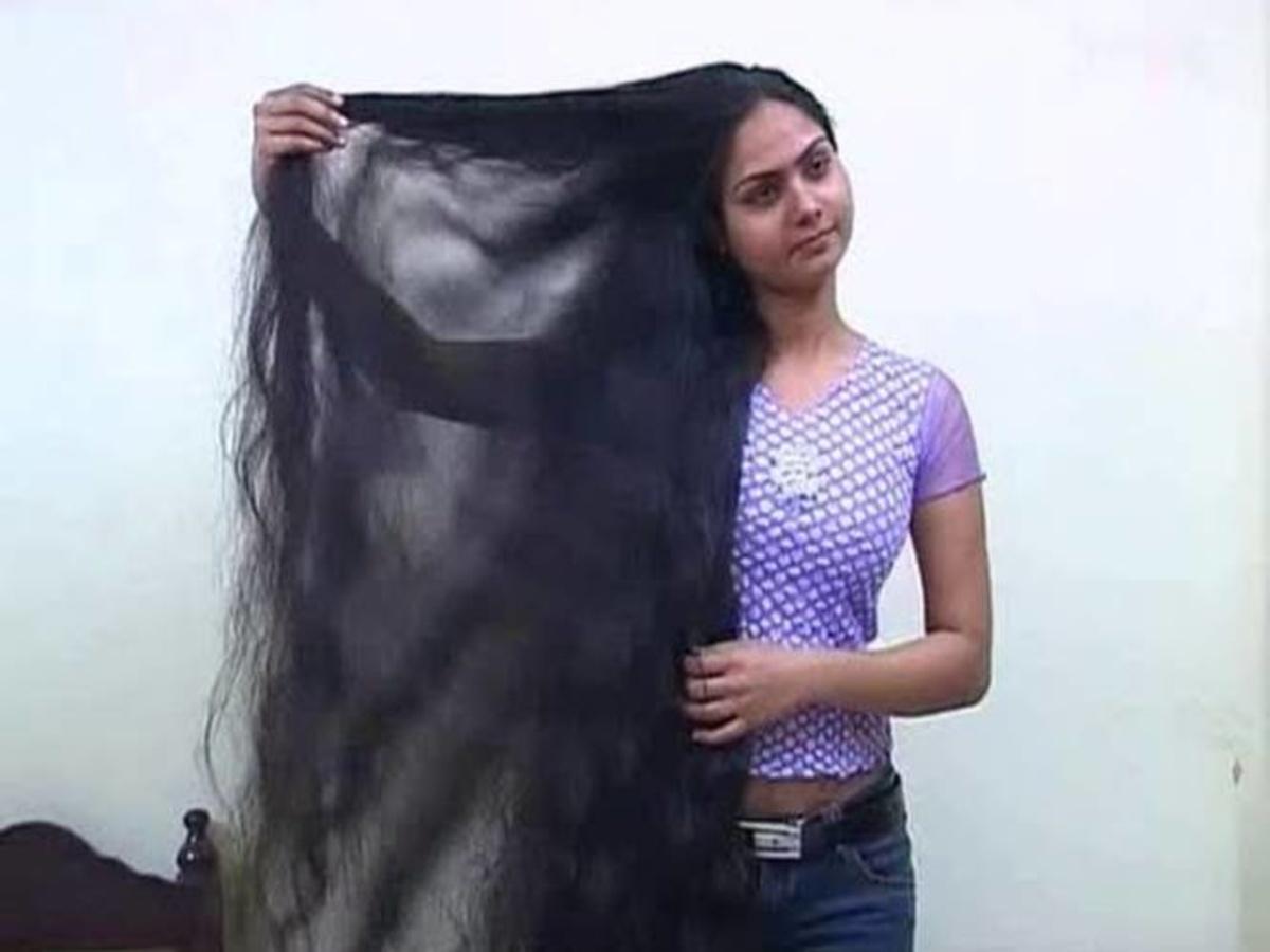 Indian College Girl Making Huge Long Hair Bun