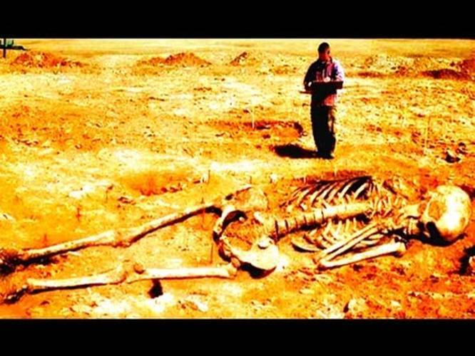 32 Feet Giant Skeleton Found In India - Hindu God Hanuman?