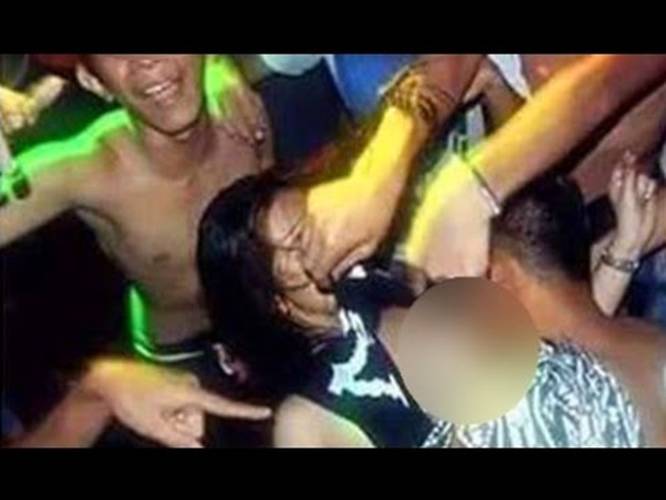 Drunk Girl Gang Raped By Drinking Buddies? hq nude pic
