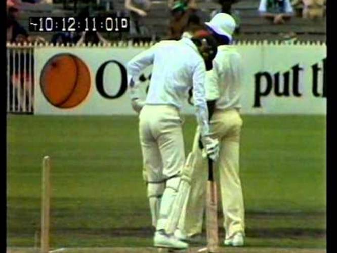 Classic Fast Bowling - Joel Garner V Greg Chappell At MCG December 1979