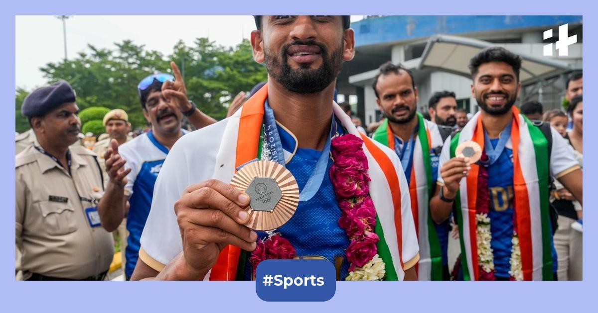 Watch Indian Hockey Team returns home to a rousing after