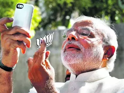 Narendra Modi selfie