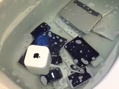 Girlfriend drowns all apple products of cheater boyfriend/ Twitter