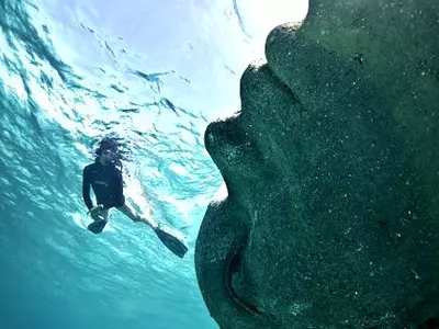 Underwater sculpture