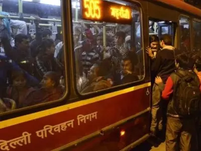 Road Rage In Delhi Takes A Zombie Movie Turn, DTC Bus Driver Bites Off Passenger's Finger During Fight