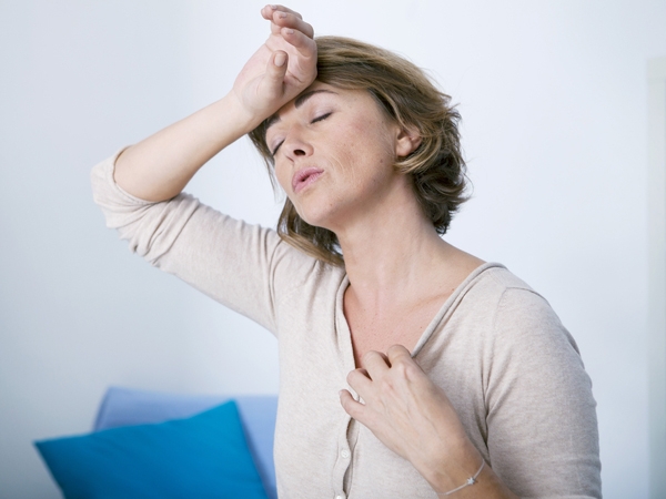 Tips for Managing Hot Flashes | Healthy Living