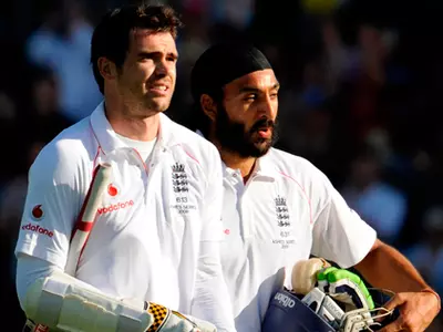 James Anderson and Monty Panesar defied Australia in Cardiff during the 2009 series.