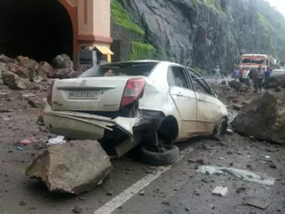 Mumbai-pune expressway landslide