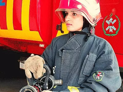 shazia pakistan first female firefighter