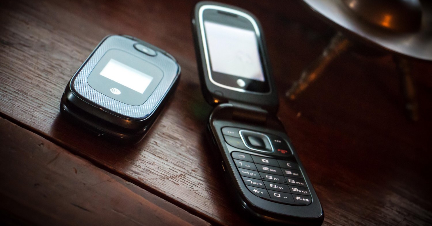 11 Reasons Flip Phones Were The Most Reliable Phones On Earth