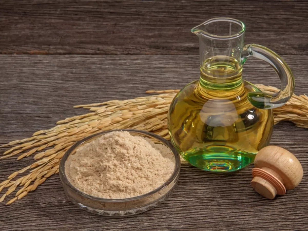 Rice Bran Oil: Pros, Cons & Whether Or Not You Should Use It