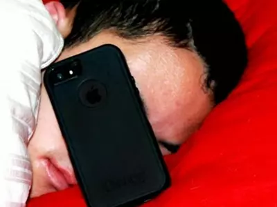 Smartphones, Tabs Need 'Bed Mode' For Uninterrupted Sleep