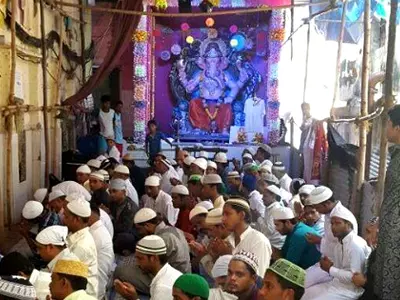 Mumbai Does It Again! Shows Us How A Ganpati Pandal Can Become The Site For Eid Namaz Too