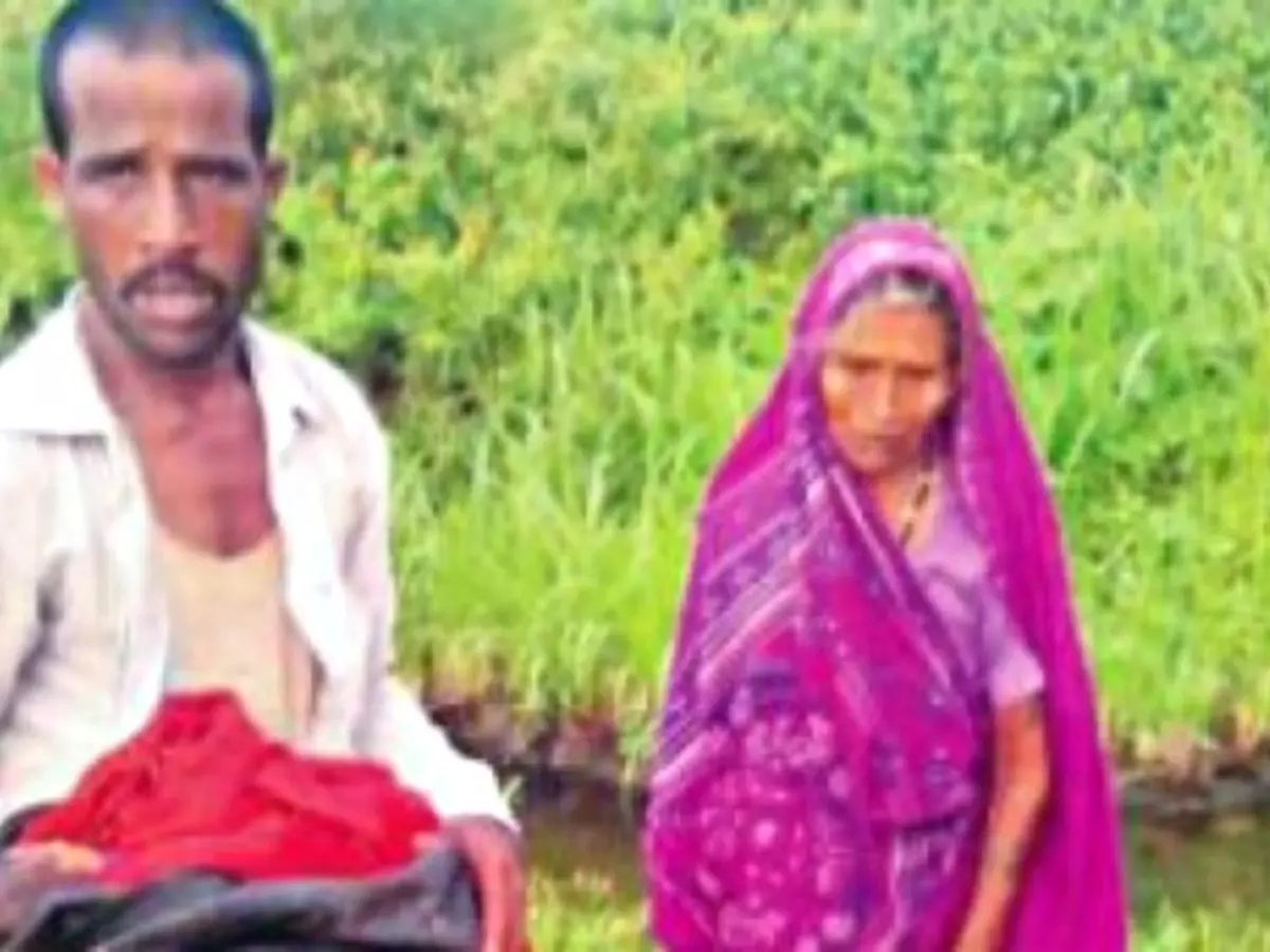 Man forced out of bus after wife dies Man forced out of bus after wife dies