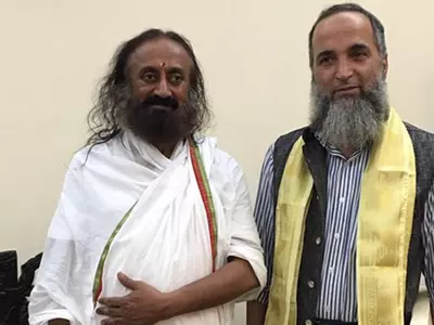 Sri Sri Meets With Terrorist Burhan Wani's Father To Discuss Peace In The Valley