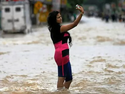 Despite Devastation From Cyclone Vadrah, Chennai People Are Venturing Out To Take Selfies