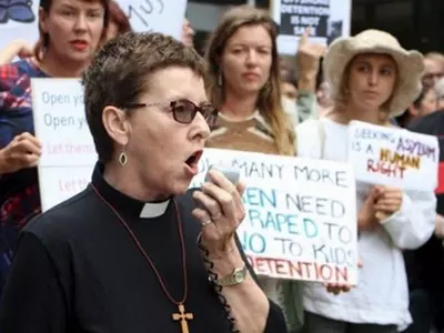 Australian churches to offer refuge to asylum seekers