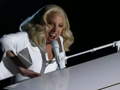 Lady Gaga's Powerful Performance At Oscars 2016