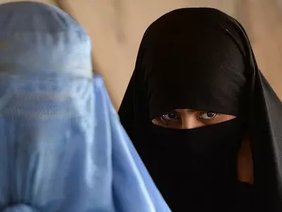 ISIS Fighters Wear Burqa, Try To Escape Syria As Women + 5 Other Must Read Stories From Sunday