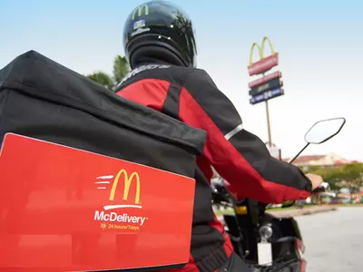 She Tried To Return A McDonald's Delivery, So The Delivery Boy Asked Her For Sex