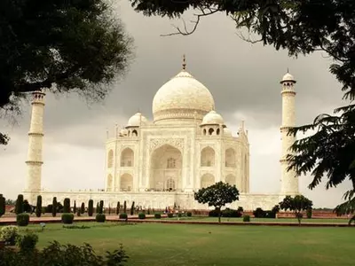 In The Past Three Years Rs 11 Crore Was Spent On Maintaining The Taj, While Its Revenue Was Rs 75 Crore