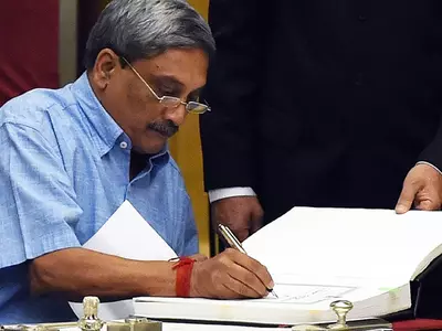 After Twitter SoS, Manohar Parrikar Orders Ex-Navyman's Ill Daughter's Airlift