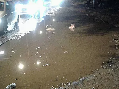 pothole delhi vasant kunj