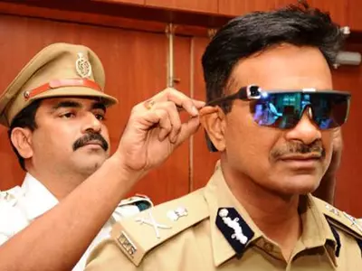 Truly Cyber!  After Using Body Cameras, Now Cyberabad Traffic Cops Will Use Eye Worn Cameras!